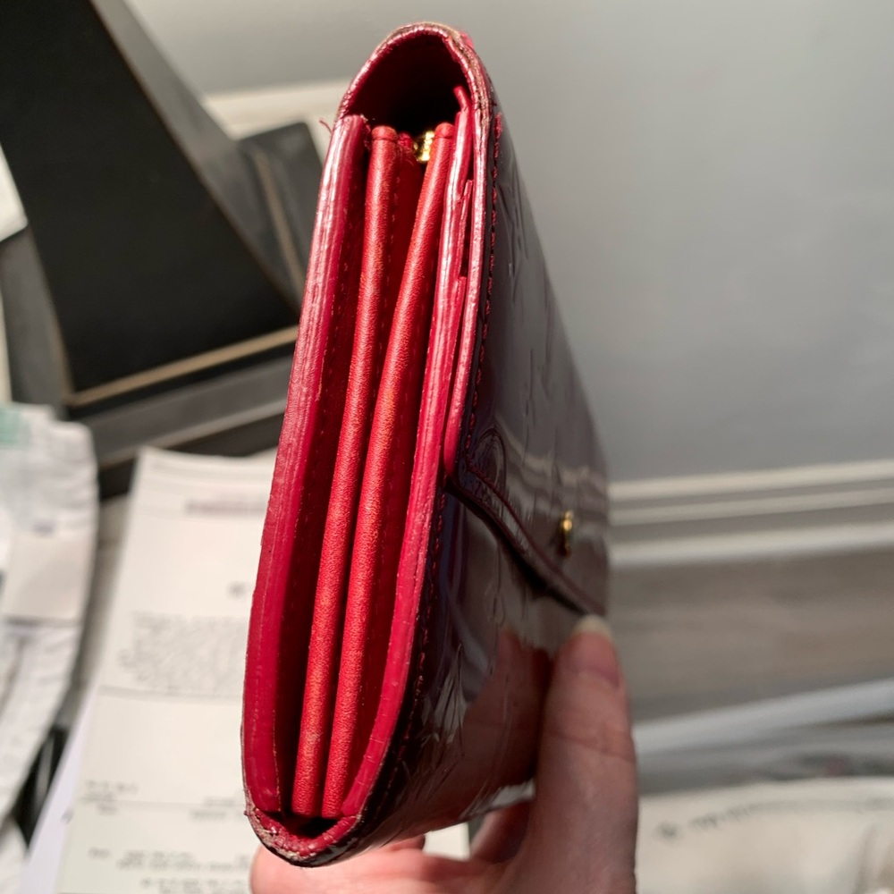 Authentic Louis Vuitton Vernis red Wallet - Picture 4 of 9